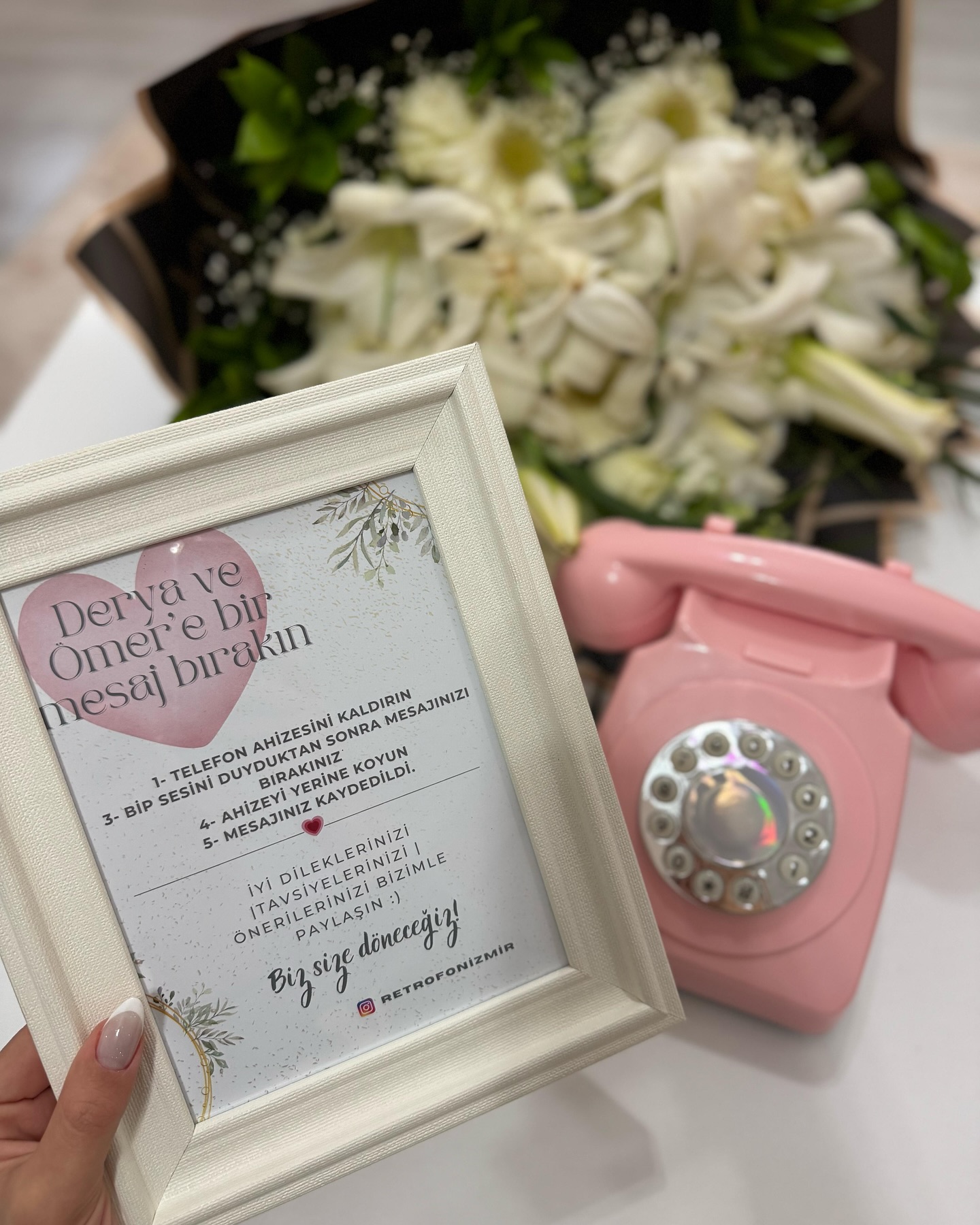 Derya&Ömer çiftinin nikahında @retrofonizmir 'de vardı.
Misafirler anılarını ve iyi dileklerini anı kayıt telefonuna kaydetti.
•
•
•
•
#düğün #organizasyon #organizasyonmalzemeleri #anılarınısakla #nişan #dogumgunukonsepti #seslitelefon #anıtelefonu
